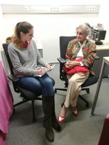 Bild von Redakteurin Viktoria Posch und Lotte Tobisch-Labotýn im Studio